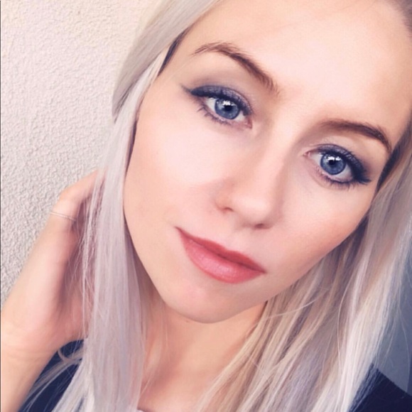 Meet your Posher, Heather - Picture 2 of 3